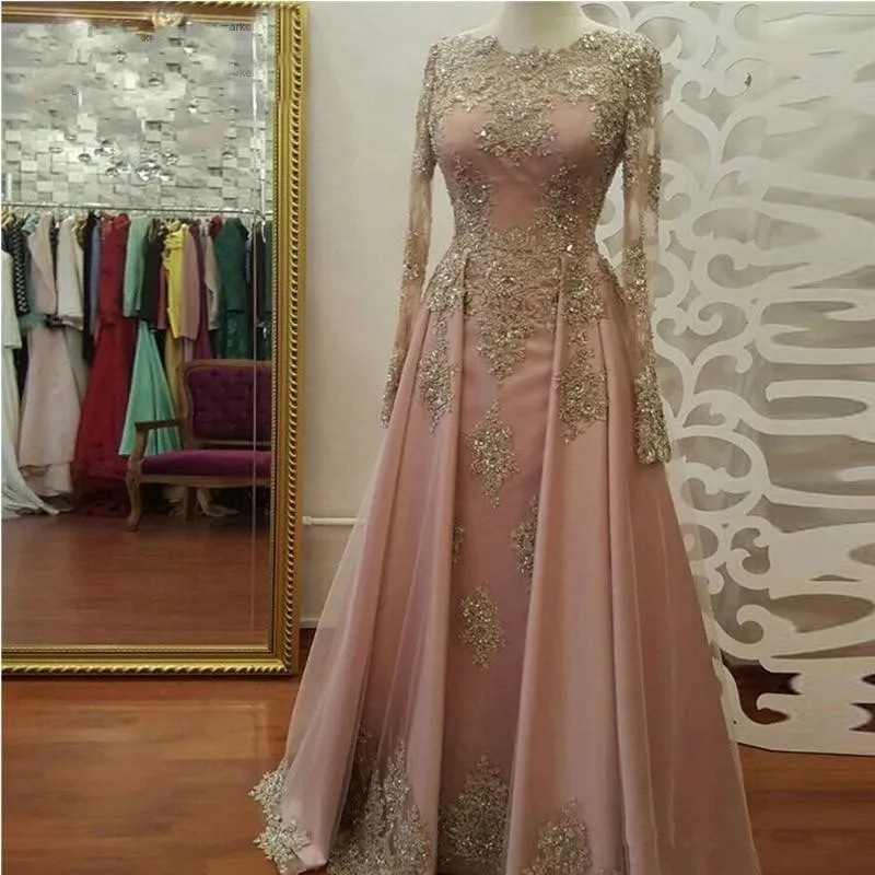ブラッシュローズゴールドのロングスリーブイブニングドレス、女 - Women Formal Wear Dubai のレビューと価格