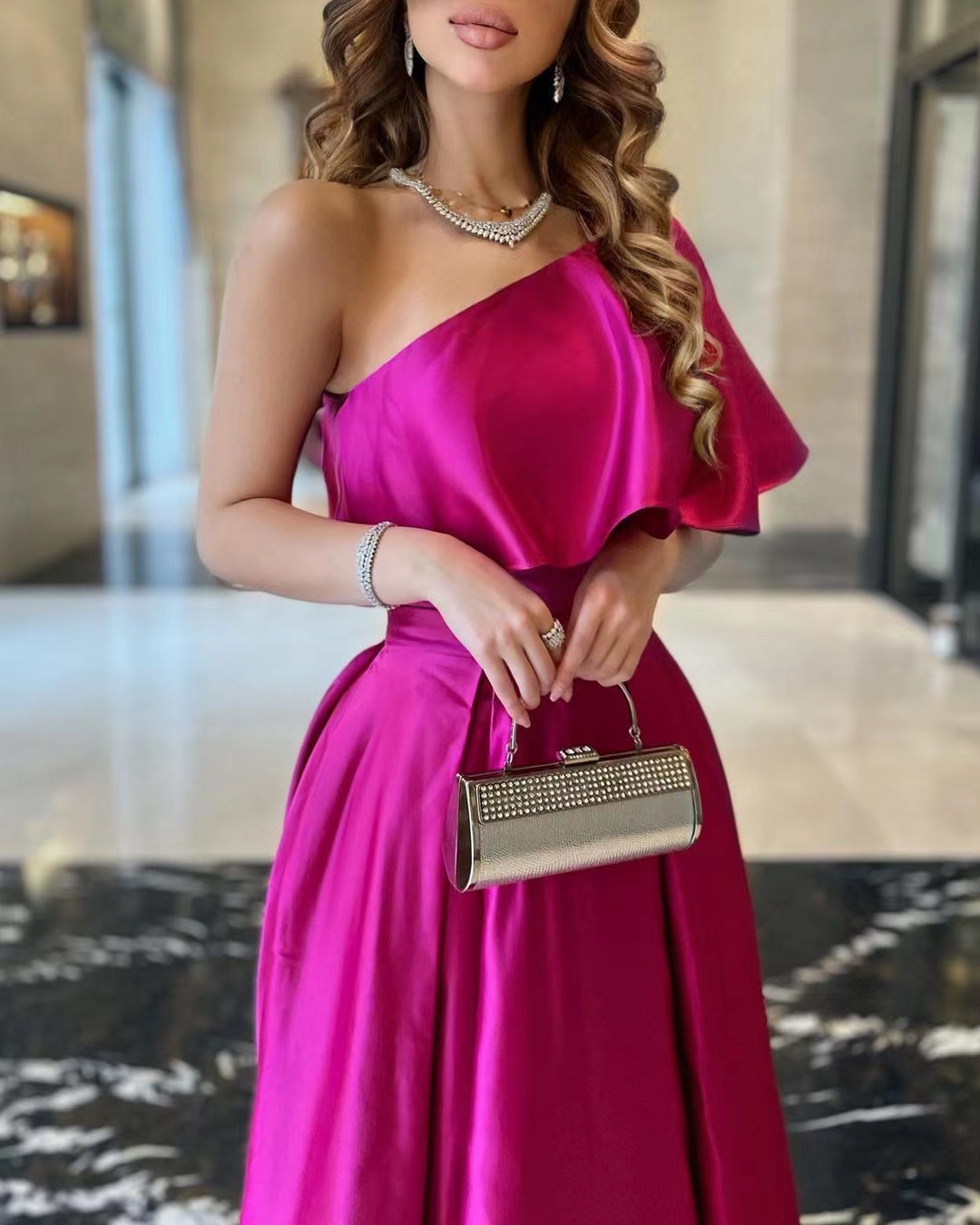 サントリーニ島フォーマルオケージョンドレス女性着用カスタマイ - Women Formal Wear Dubai のレビューと価格