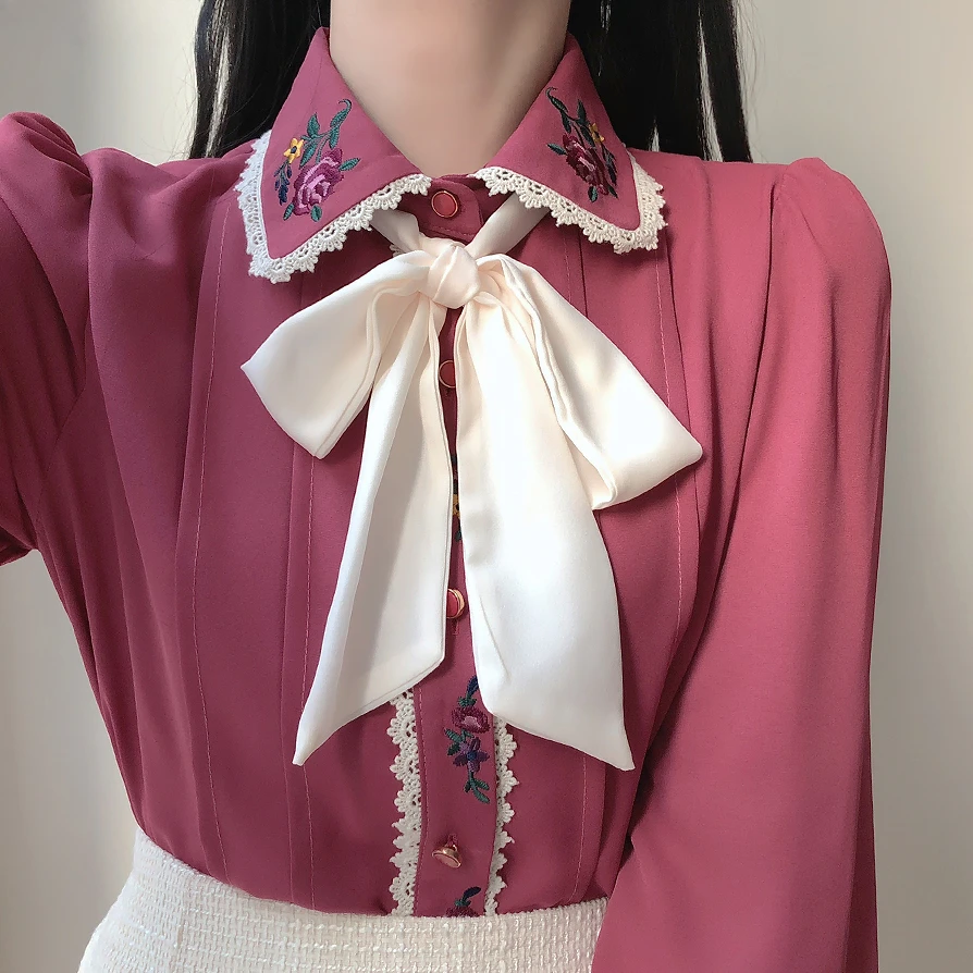 レトロなヴィンテージの刺繍蝶ネクタイトップ,ベーシックウェア - Women Formal Wear White Shirt のレビューと価格
