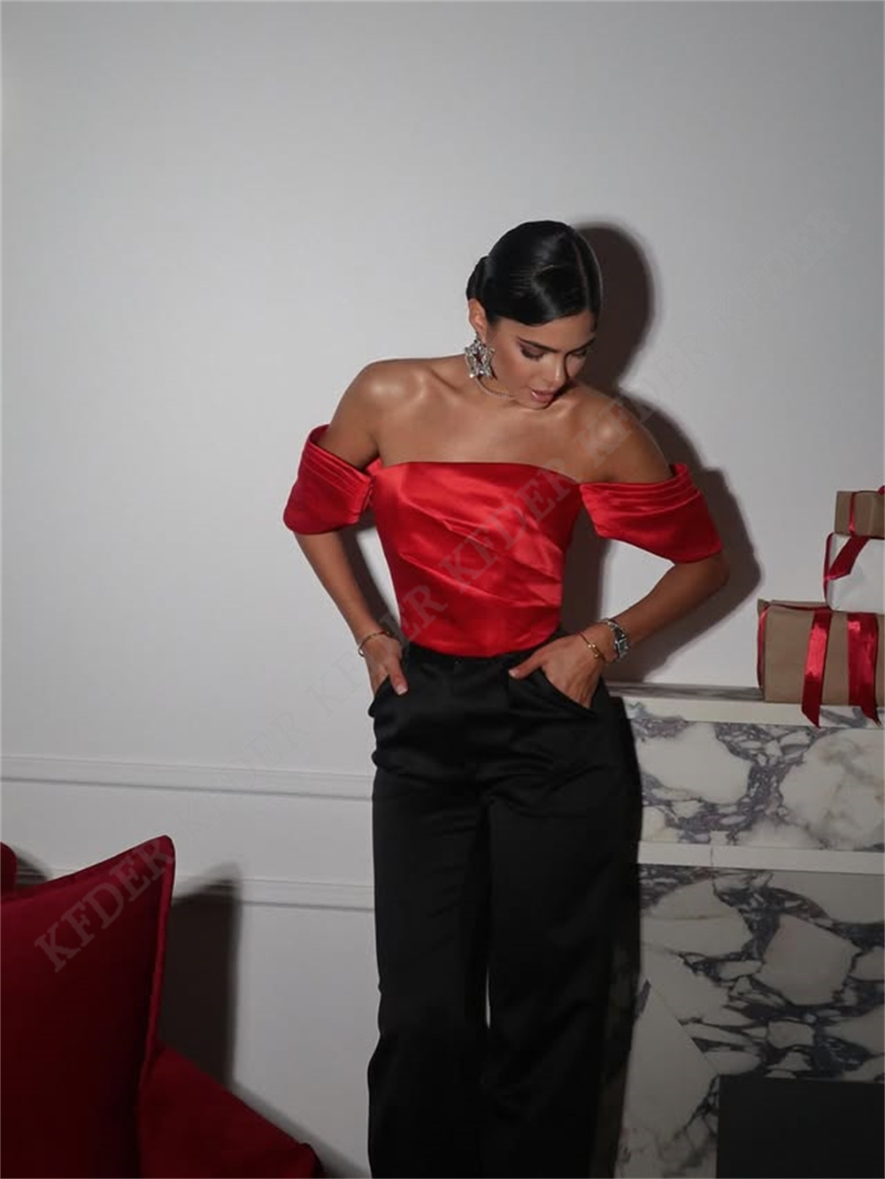 オフショルダーサテンブラウス女性エレガントなドレープフォール - Women Formal Blouses For Evening Wear のレビューと価格
