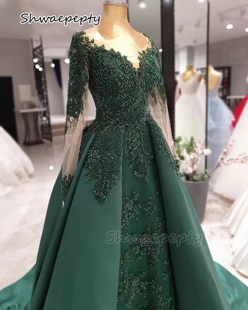 エレガントなハンターグリーンのイブニングドレスアラビアドバイ - Women Formal Wear Dubai のレビューと価格