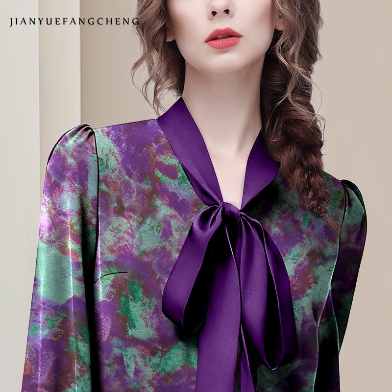パープルの花柄エレガントサテンブラウス レディース ヴィンテ - Women Formal Blouses For Evening Wear のレビューと価格